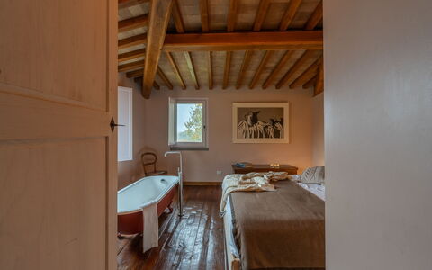 Casale le Fonti: Pared, Diseño De Interiores, Mueble, Habitación, Piso, Madera, Suelo, Cama, Techo, Sábana