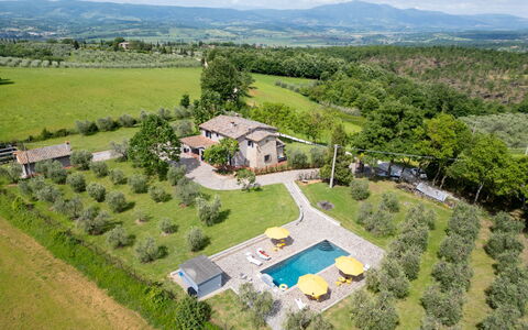 Il Querceto: Casa, Barrio Residencial, Área Rural, Inmuebles, Casa, Cabaña, Vista Panorámica, Jardín, Paisajismo, Pueblo