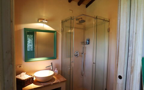 Podere i Poggi: Diseño De Interiores, Lavabo Del Baño, Arreglo De Tubería, Suelo, Madera, Piso, Baño, Techo, Encendiendo, Mueble