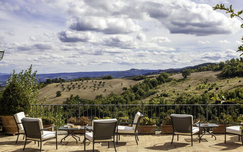 Podere Bella Vista: Mueble, Mueble Para Exteriores, Paisaje, Silla, El Terreno Del Lote, Mesa Al Aire Libre, Sombra, Paisajismo, Patio, Eco Hotel
