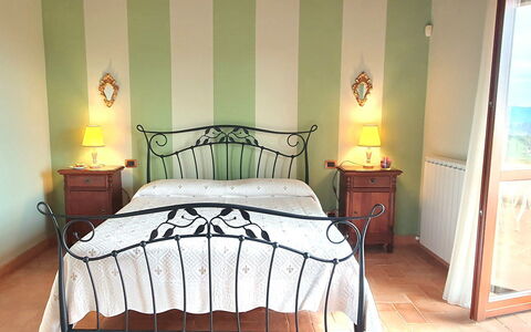Santa Barbara: Cama, Mueble, Habitación, Lecho, Sábana, Diseño De Interiores, Piso, Suelo, Linos, Marco De La Cama
