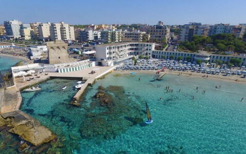 Vico Apartment Balcony, Gallipoli: Mar, Costeras Y Los Accidentes Geográficos Oceánico, Costa, Playa, Apuntalar, Recurso, Condominio, Oceano, Watercraft, Barco