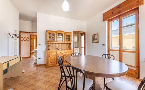 Giovanni Apartment In Gallipoli, Ac, Seaside: Diseño De Interiores, Piso, Suelo, Madera, Techo, Mueble, Habitación, Suelos De Madera, Encendiendo, Gabinetes