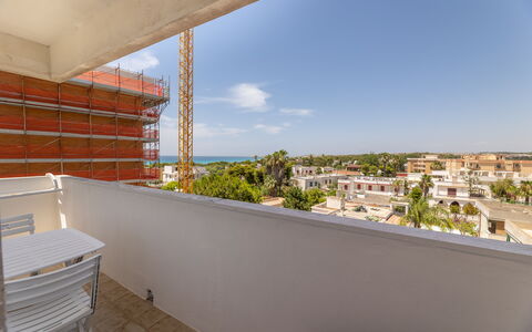 Sea View Apartment, Ac Gallipoli: Departamento, Balcón, Sombra, Hotel
