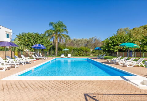 Beach Life Apartment In Boncore: Azul, Piscina, Recurso, Eco Hotel, Sombra, Hotel, Paisajismo, Hacienda, Thermae