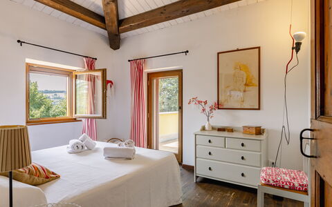 Casa Iume: Mueble, Diseño De Interiores, Pared, Cama, Habitación, Piso, Madera, Suelo, Techo, Habitación