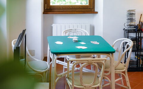 Casa Iume: Mueble, Mesa, Madera, Silla, Diseño De Interiores, Piso, Suelo, Cocina Y Comedor Mesa, Comedor, Habitación