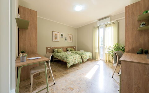 Lory House: Mueble, Diseño De Interiores, Cama, Habitación, Pared, Piso, Suelo, Madera, Techo, Habitación
