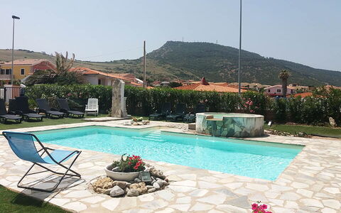 Residenza Agnese Sardegna: Piscina, Recurso, Mueble Para Exteriores, Ocio, Losa, Fuente De Agua, Eco Hotel, Paraguas, Sombra, Hacienda