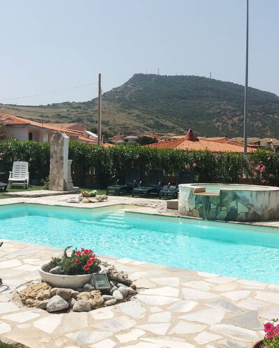 Residenza Agnese Sardegna: Piscina, Recurso, Mueble Para Exteriores, Ocio, Losa, Fuente De Agua, Eco Hotel, Paraguas, Sombra, Hacienda