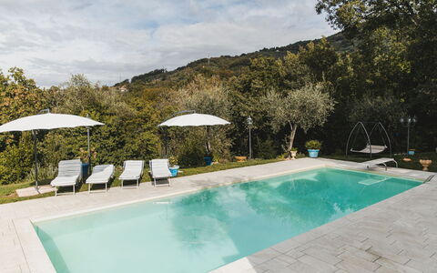Villa Vernazza: Piscina, Recurso, Ocio, Mueble Para Exteriores, Material Compuesto, Eco Hotel, Fuente De Agua, Sombra, Thermae, Losa