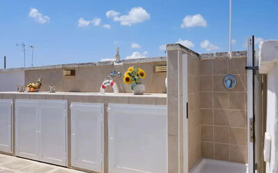 Panoramic Terrace Apartment Porto Cesareo: Material Compuesto, Loseta, Arreglo De Tubería, Piscina