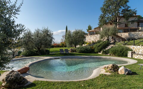 Villa L'elsa Beautiful Country Home With View: Jardín, Fuente De Agua, Piscina, Patio Interior, Paisajismo, Estanque, Yarda, Losa, Mueble Para Exteriores, Villa