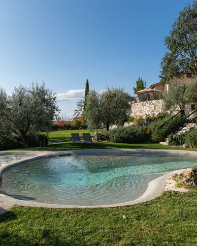 Villa L'elsa Beautiful Country Home With View: Jardín, Fuente De Agua, Piscina, Patio Interior, Paisajismo, Estanque, Yarda, Losa, Mueble Para Exteriores, Villa