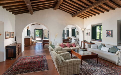 Casale del Timignano, Private Villa with Huge Gard: Mueble, Casa, Diseño De Interiores, Piso, Silla, Techo, Habitación, Sala, Planta De Casa