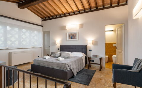 Villa Cortona: Eco-Sustainable Luxury Estate with: Mueble, Diseño De Interiores, Cama, Habitación, Techo, Lecho, Suelo, Encendiendo, Habitación, Sábana