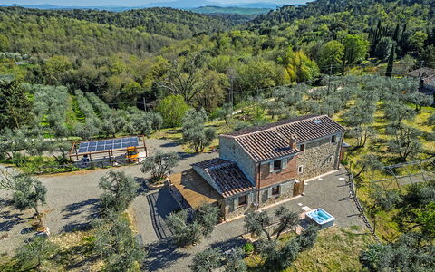Marielena Authentic Chianti Retreat: Panoramic Vie: Casa, Casa, Área Rural, Paisaje, Cabaña, Techo, El Terreno Del Lote, Inmuebles, Pueblo