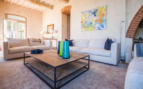 Villa Petrosa: Your Private Escape Overlooking the: Mueble, Sofá, Pared, Madera, Piso, Diseño De Interiores, Suelo, Sala, Arrojar La Almohada