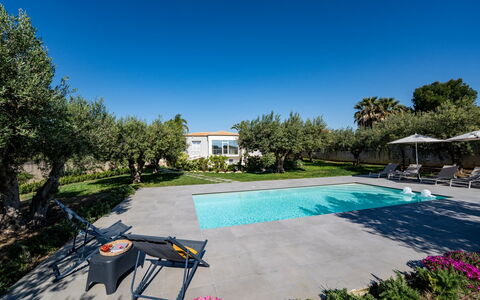 Villa Virginia: Azul, Piscina, Recurso, Jardín, Sombra, Inmuebles, Paisajismo, Mueble Para Exteriores, Eco Hotel, Hacienda