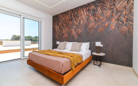 Villa Donnosanto a 5 Minuti Da Spiaggia. Ostuni 10: Madera, Habitación, Suelo, Diseño De Interiores, Piso, Casa, Sábana, Lecho, Cama, Suelos De Madera