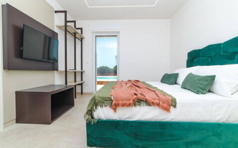 Villa Donnosanto a 5 Minuti Da Spiaggia. Ostuni 10: Diseño De Interiores, Mueble, Piso, Suelo, Cama, Habitación, Madera, Techo, Habitación, Textil
