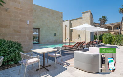 Corte Dei Granai Raro Rooms Collection: Sombra, Hacienda, Patio, Hotel, Paisajismo, Villa, Piscina, Recurso, Mueble Para Exteriores