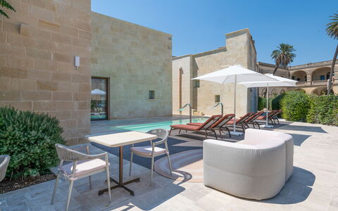 Palazzo Corte Dei Granai: Sombra, Hacienda, Patio, Villa, Hotel, Mansión, Piscina