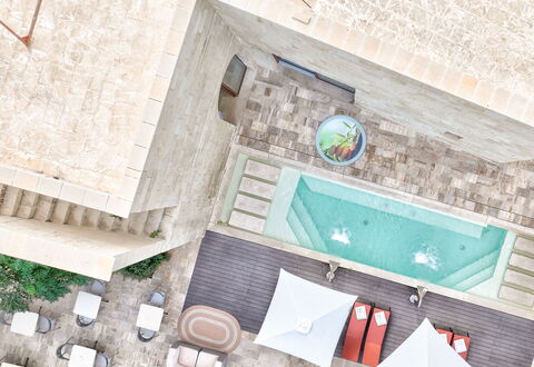 Palazzo Corte Dei Granai: Piscina, Material Compuesto, Departamento, Mueble Para Exteriores, Recurso, Hotel, Sunlounger, Patio, Villa, Loseta