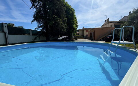 Il Volo Del Nibbio: Azul, Piscina, Material Compuesto, Sombra, Patio Interior, Recurso
