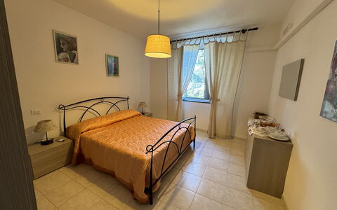 Il Volo Del Nibbio: Cama, Habitación, Mueble, Lecho, Sábana, Suelo, Diseño De Interiores, Piso, Linos, Habitación