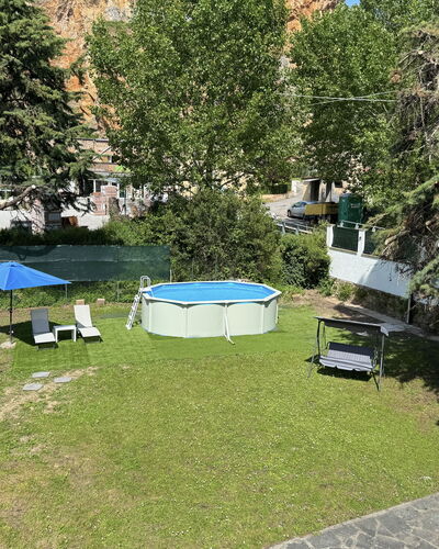 Il Volo Del Nibbio: Mueble, Jardín, Césped, Silla, Mueble Para Exteriores, Patio Interior, Piscina, Sombra, Yarda, Paisajismo