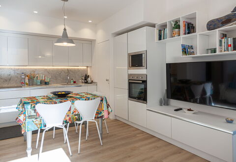 La Casa Dei Mandarini: Mueble, Diseño De Interiores, Cocina, Piso, Pared, Aparato De Cocina, Mostrador, Gabinetes, Madera, Techo