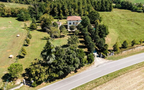 Villa Amelia: Árbol, Entorno Natural, Paisaje, Barrio Residencial, Casa, Casa, Llanura, Área Rural, El Terreno Del Lote, Inmuebles