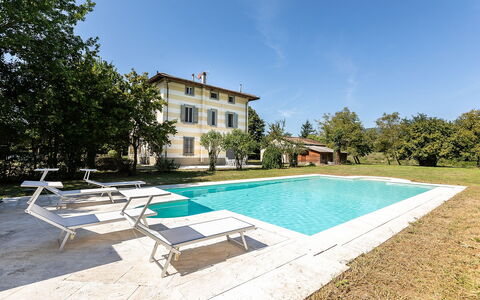 Villa Amelia: Azul, Piscina, Casa, Casa, Inmuebles, Recurso, Mueble Para Exteriores, Villa, Jardín, Mansión