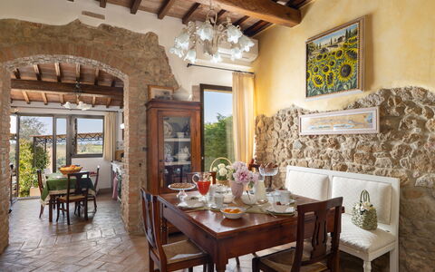 Casa Meletta: Mueble, Diseño De Interiores, Pared, Mesa, Silla, Madera, Piso, Comedor, Cocina Y Comedor Mesa, Habitación