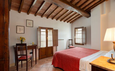 Casa Livia: Mueble, Pared, Diseño De Interiores, Piso, Techo, Suelo, Cama, Habitación, Habitación, Marco