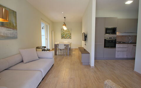 Casa Rossella: Mueble, Suelo, Diseño De Interiores, Piso, Madera, Suelos De Madera, Habitación, Techo, Sala, Sofá