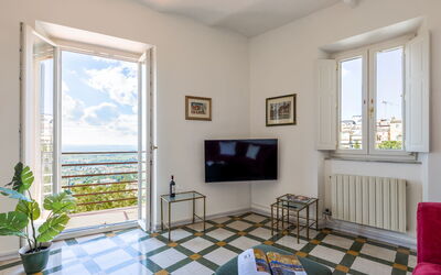 Operapartment: Piso, Suelo, Diseño De Interiores, Departamento, Mueble, Habitación, Techo, Silla, Sala, Planta De Casa