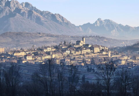 Design Loft, Romantic Retreat, Feltre: Accidentes Geográficos Montañosas, Colina, Montaña, Área Urbana, Ciudad, By, Barrio Residencial, Techo, Paisaje, Hill Station