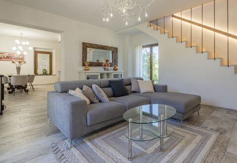 Villetta Cafaggio, Ac, Wifi, Panzano In Chianti: Mueble, Diseño De Interiores, Piso, Sofá, Suelo, Sala, Madera, Techo, Casa, Mesa