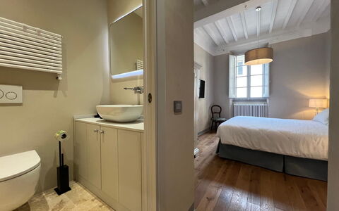 Via Roma 39: Pared, Diseño De Interiores, Piso, Suelo, Techo, Arreglo De Tubería, Habitación, Departamento, Baño, Plomería