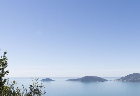 Bonaria Boutique House Ac, Wifi, Cinque Terre: Cielo, Azul, Agua, Los Recursos Hídricos, Cuerpo De Agua, Horizonte, Paisaje Natural, Costeras Y Los Accidentes Geográficos Oceánico, Mar, Colina