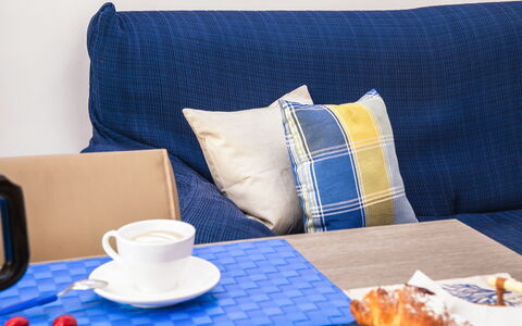 Suite Acquamare: Mueble, Textil, Sofá, Amortiguar, Arrojar La Almohada, Linos, Sala, Almohada, Utensilios Para Servir