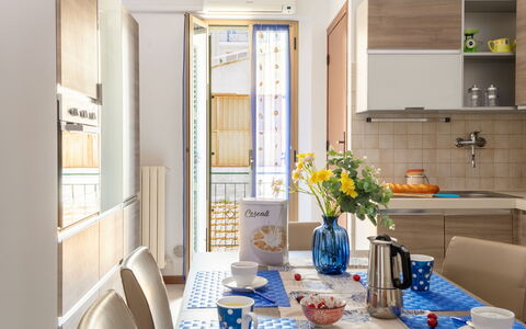 Suite Acquamare: Mueble, Diseño De Interiores, Cocina, Aparato De Cocina, Madera, Piso, Vajilla, Electrodoméstico, Silla, Mesa