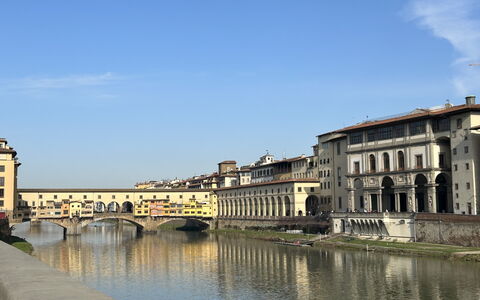 San Cristofano Blu Apartment Santa Croce, Florence: Agua, Los Recursos Hídricos, Cuerpo De Agua, Camino Acuático, Corriente De Agua, Canal, Puente, Ciudad, Canal, Arquitectura