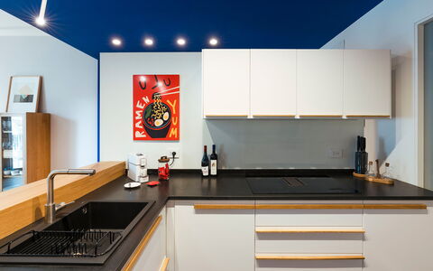 Il Monumento: Cocina, Mostrador, Aparato De Cocina, Madera, Diseño De Interiores, Piso, Electrodoméstico, Estufa De Cocina, Electrodoméstico, Gabinetes