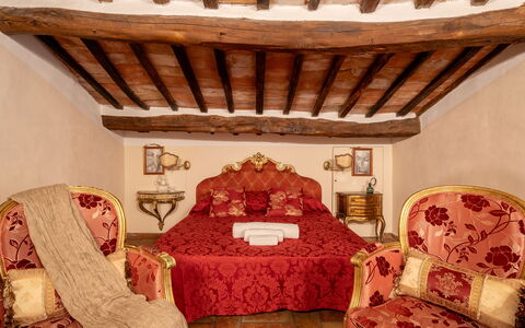 Portanuova Home, Colle Val D'elsa: Mueble, Pared, Diseño De Interiores, Madera, Habitación, Cama, Textil, Sábana, Lecho, Linos