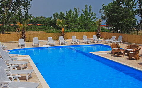 Tortoreto Apartment Close To The Sea, Ac,wi -fi: Piscina, Mueble Para Exteriores, Recurso, Mueble, Sunlounger, Material Compuesto, Ocio, Paraguas, Thermae, Sombra