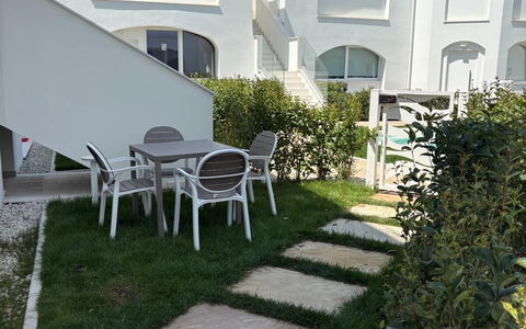 Perla Costa Conero: Sombra, Hacienda, Yarda, Paisajismo, Mueble Para Exteriores, Césped Artificial, Patio Interior, Piscina, Villa