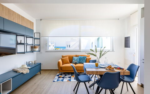 Brezza Costa Conero: Mueble, Diseño De Interiores, Sofá, Piso, Suelo, Sala, Madera, Habitación, Mesa, Techo